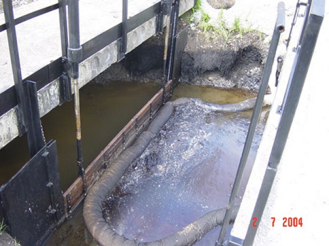 Плотина OILSORB